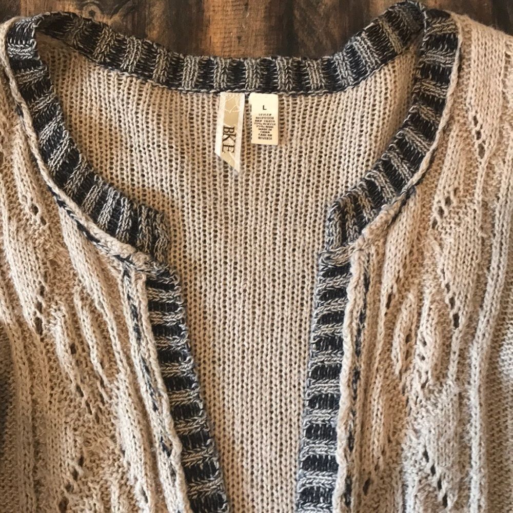 Buckle Beige and Black Knit Cardigan - Picture 4 of 9
